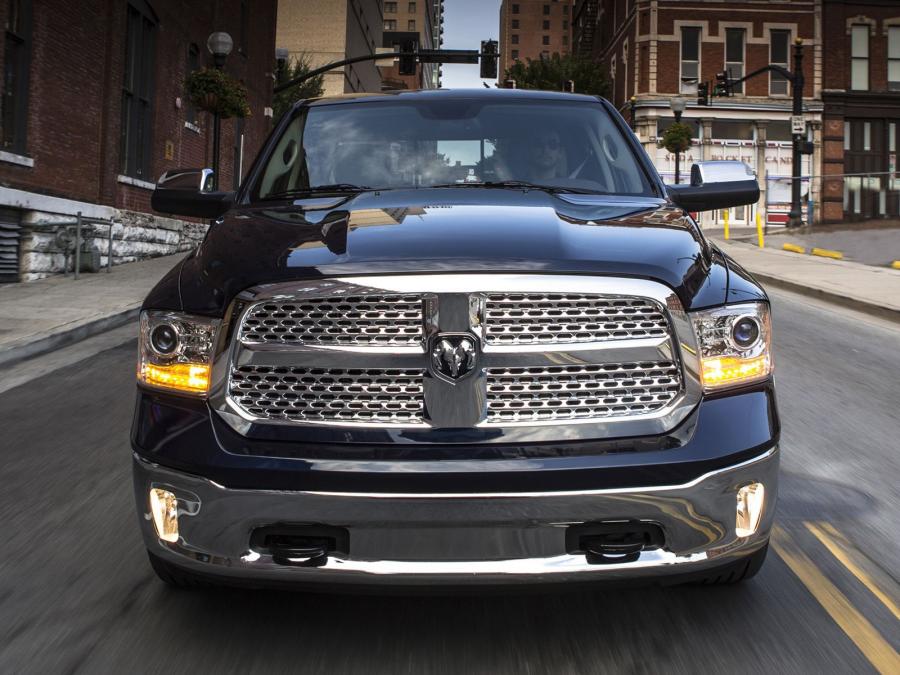  Dodge Ram 1500 Laramie Crew Cab 2012 года  (фото 10 из 30)